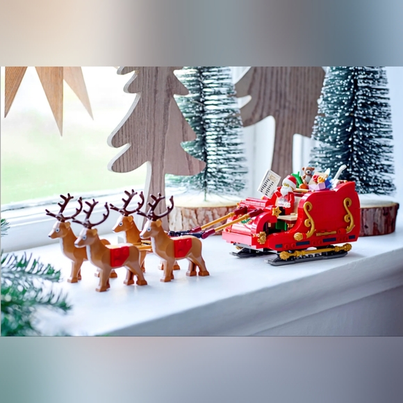 LEGO Santa's Sleigh (40499) plus FREE Christmas Fun VIP Add-On Pack (40609) - Picture 4 of 11